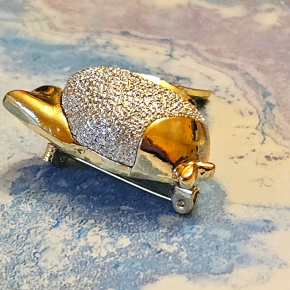 Vtg Gerry's Sparkly Two-Tone Gold Cute Kissing Fish Brooch Pin - Picture 3 of 8